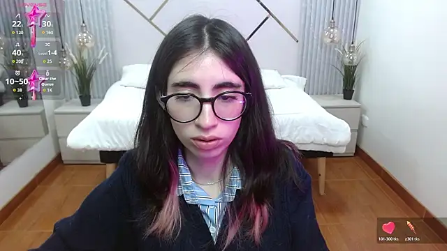 Snapshot of LenaRoses chatting on November 13, 1:10 pm LenaRoses online show from November 13, 1:10 pm