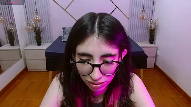 Snapshot of LenaRoses chatting on November 21, 2:05 pm LenaRoses online show from November 21, 2:05 pm