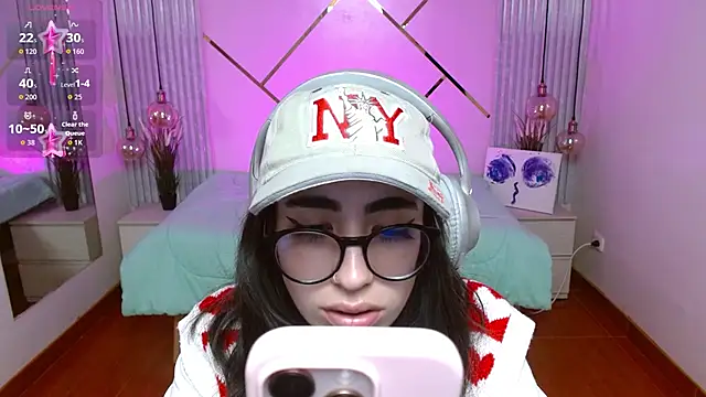 Snapshot of LenaRoses chatting on January 14, 7:52 pm LenaRoses online show from January 14, 7:52 pm