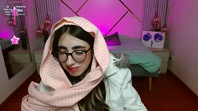 Snapshot of LenaRoses chatting on February 7, 9:29 pm LenaRoses online show from February 7, 9:29 pm