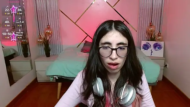 Snapshot of LenaRoses chatting on February 23, 8:50 pm LenaRoses online show from February 23, 8:50 pm