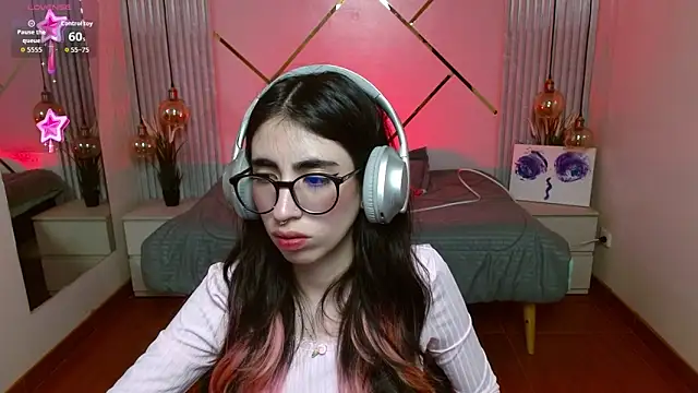 Snapshot of LenaRoses chatting on February 26, 8:52 pm LenaRoses online show from February 26, 8:52 pm