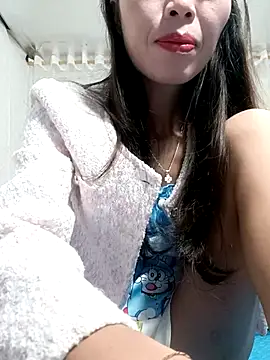 Snapshot of Sweet_Toy20 chatting on October 25, 9:42 pm Sweet Toy20 online show from October 25, 9:42 pm