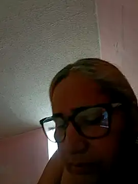 Snapshot of _candi chatting on October 2, 11:28 am  candi online show from October 2, 11:28 am