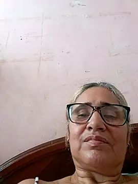 Snapshot of _candi chatting on October 8, 3:20 pm  candi online show from October 8, 3:20 pm