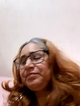 Snapshot of _candi chatting on October 15, 1:33 pm  candi online show from October 15, 1:33 pm