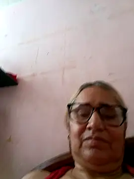 Snapshot of _candi chatting on October 17, 2:08 pm  candi online show from October 17, 2:08 pm