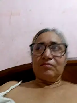 Snapshot of _candi chatting on October 31, 4:35 am  candi online show from October 31, 4:35 am