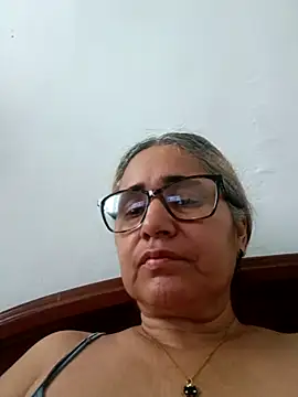  candi online show from December 17, 1:39 pm