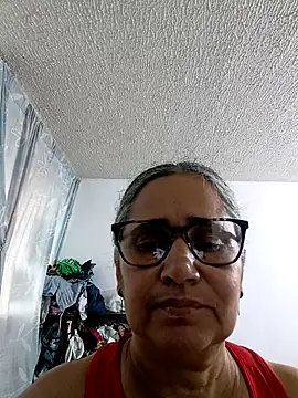  candi online show from April 26, 11:52 am