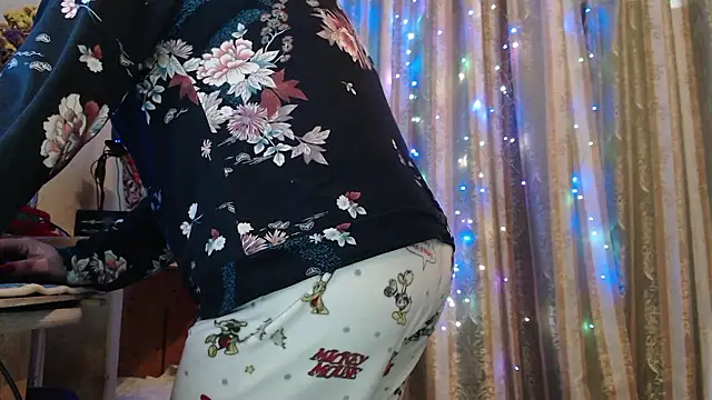 amorelara online show from January 13, 2:11 pm