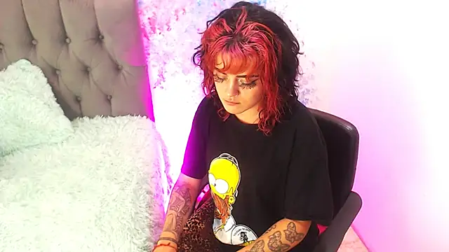 Snapshot of Alaska_atm chatting on December 3, 8:06 pm Alaska atm online show from December 3, 8:06 pm