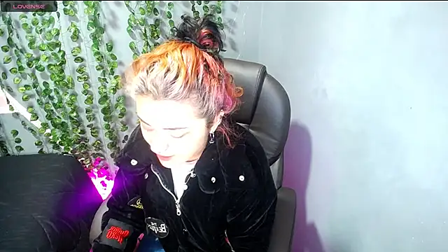 Snapshot of Alaska_atm chatting on December 29, 2:21 pm Alaska atm online show from December 29, 2:21 pm