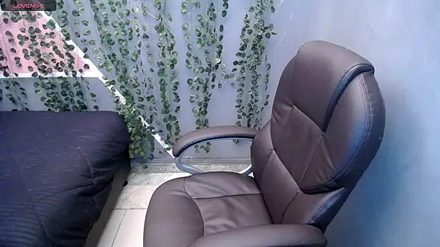 Snapshot of Alaska_atm chatting on March 19, 2:57 pm Alaska atm online show from March 19, 2:57 pm