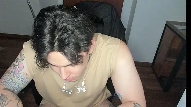 Snapshot of Markuss_b chatting on January 29, 4:58 am Markuss b online show from January 29, 4:58 am