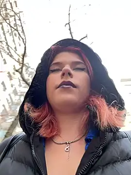 RiriRoseey online show from December 15, 8:52 am