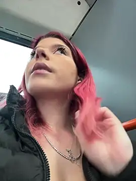 RiriRoseey online show from February 6, 8:40 am