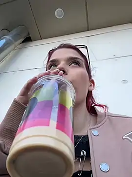 RiriRoseey online show from March 11, 10:10 am