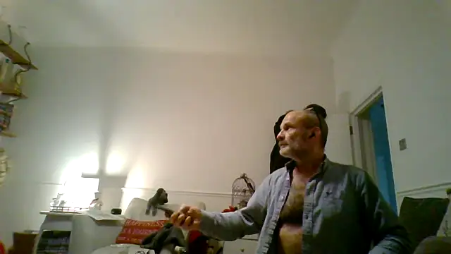 Shyboy817 online show from December 17, 7:09 pm