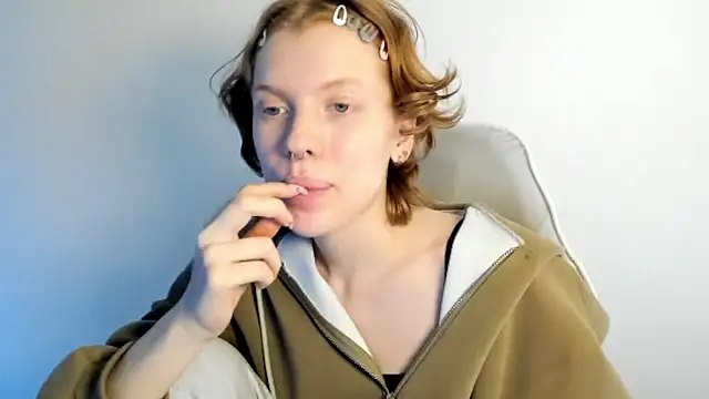 Snapshot of StellaDavis chatting on January 13, 10:31 am StellaDavis online show from January 13, 10:31 am