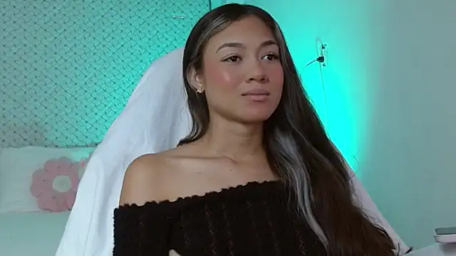 Snapshot of hantonella_ chatting on April 6, 3:35 pm hantonella online show from April 6, 3:35 pm