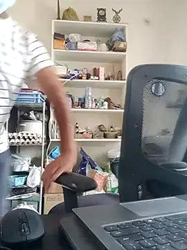 Snapshot of Believerrrr chatting on March 31, 8:37 am Believerrrr online show from March 31, 8:37 am