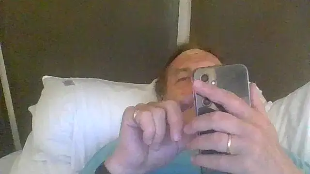 Snapshot of Alain-Bertrand chatting on September 21, 9:44 am Alain-Bertrand online show from September 21, 9:44 am