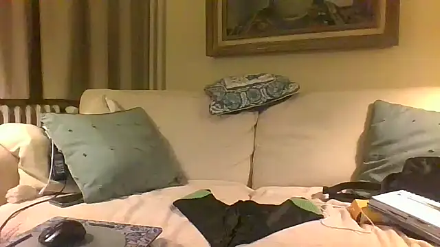 Snapshot of Alain-Bertrand chatting on November 24, 10:53 pm Alain-Bertrand online show from November 24, 10:53 pm