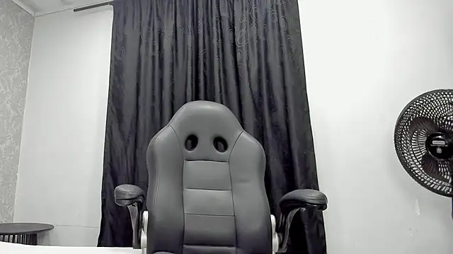 andrew rose  online show from February 10, 7:49 pm