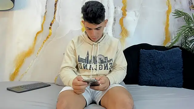 andrew rose  online show from October 6, 4:04 pm