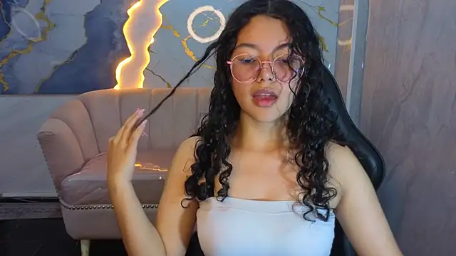 victoria castillo b online show from March 29, 7:36 pm