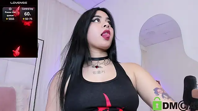 Snapshot of atena_hill chatting on December 16, 8:16 pm atena hill online show from December 16, 8:16 pm