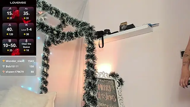 Snapshot of atena_hill chatting on December 24, 7:22 pm atena hill online show from December 24, 7:22 pm