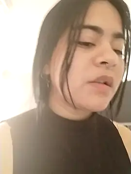 Snapshot of atena_hill chatting on February 3, 7:31 pm atena hill online show from February 3, 7:31 pm