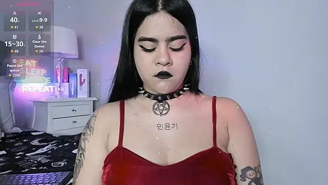 atena hill online show from October 3, 7:33 pm