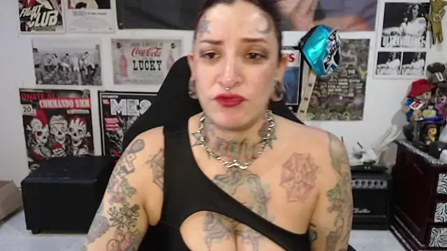 Rollyderolandia666 online show from May 5, 8:17 pm