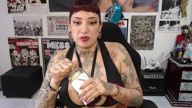 Rollyderolandia666 online show from May 19, 6:47 pm