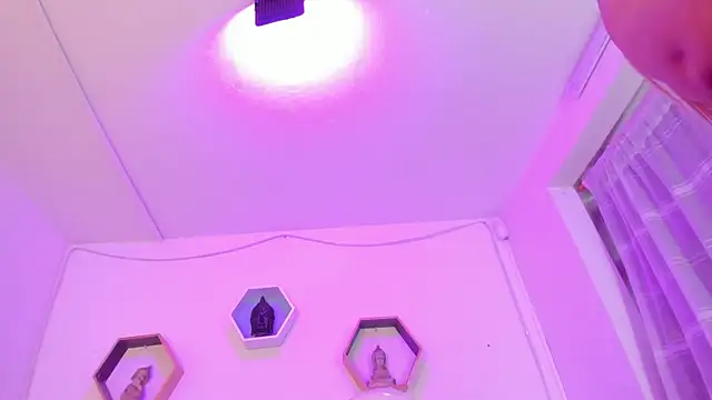 Snapshot of Eliissh_ chatting on March 20, 1:48 pm Eliissh online show from March 20, 1:48 pm