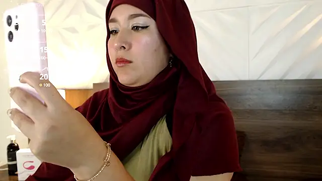 Snapshot of Dalila_bashar chatting on February 19, 5:06 pm Dalila bashar online show from February 19, 5:06 pm