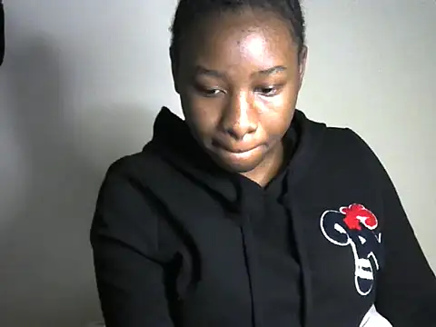 Snapshot of Novah_ chatting on December 3, 11:25 pm Novah online show from December 3, 11:25 pm