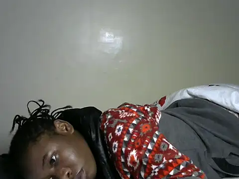 Snapshot of Novah_ chatting on December 21, 3:02 am Novah online show from December 21, 3:02 am