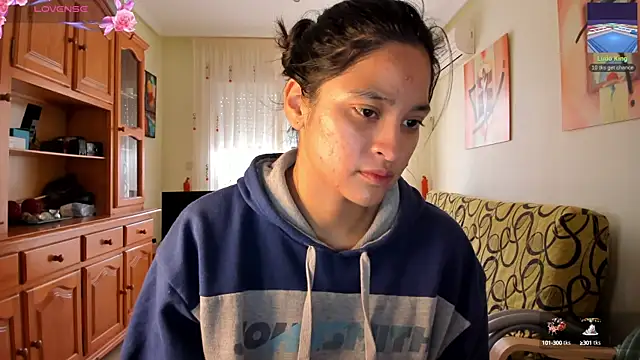bella apont online show from December 9, 11:04 am