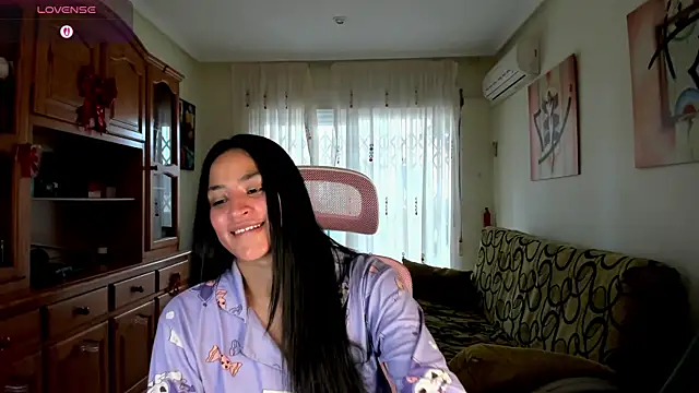 bella apont online show from March 5, 9:05 am