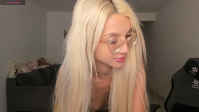 LovelyBianca online show from April 28, 2:27 am