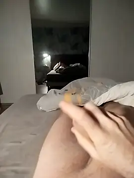 Snapshot of Au_plaisir_des_femmes chatting on December 23, 7:17 am Au plaisir des femmes online show from December 23, 7:17 am