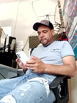 nek36 online show from May 18, 6:58 pm
