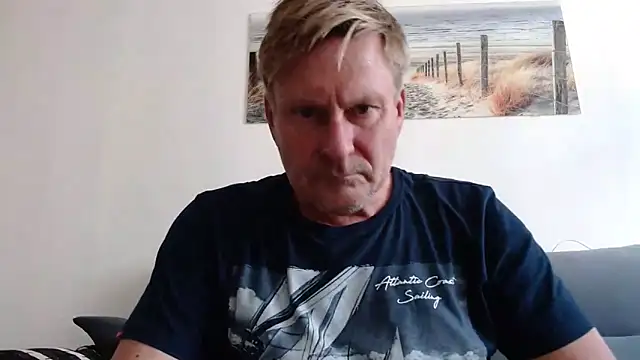 johnnym1 online show from November 6, 12:39 pm