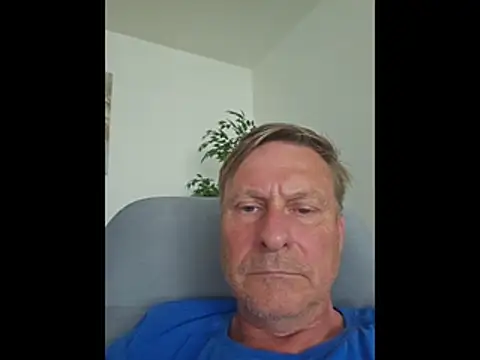 Snapshot of johnnym1 chatting on May 24, 9:14 am johnnym1 online show from May 24, 9:14 am