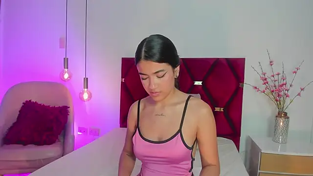LeaahCarter online show from December 12, 5:48 pm