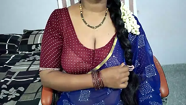 Snapshot of samyukthapuretelugu chatting on April 12, 4:28 am samyukthapuretelugu online show from April 12, 4:28 am